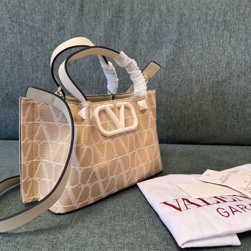 Va1e*ntin0 shopping bag